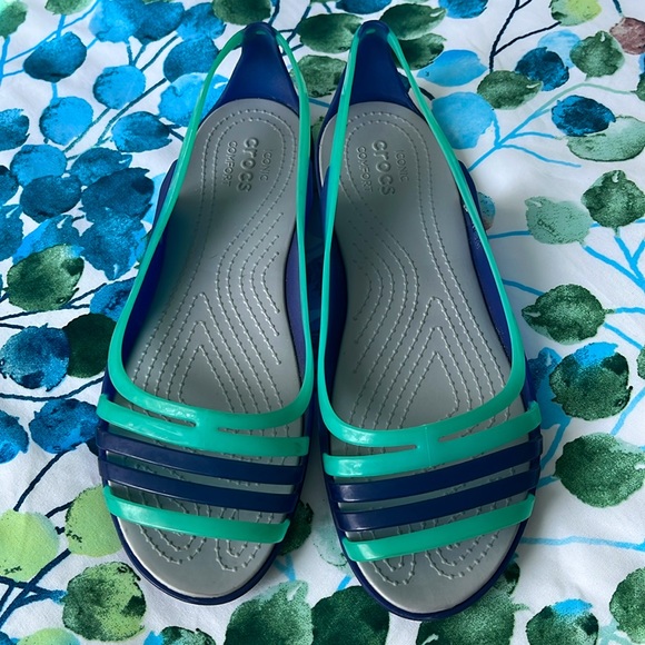 Discontinued CROCS jellies sandals in amazing blue and teal! Womens 11 - Picture 3 of 6